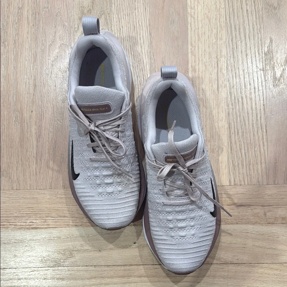 Nike Infinity Run - Picture 1 of 7